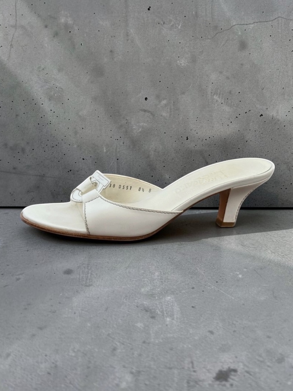 Salvatore Ferragamo white mules slides size 8.5 B - Picture 2 of 14